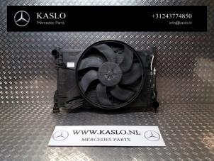 Gebruikte Radiateurfan Mercedes SLK (R171) 3.0 280 V6 24V Prijs € 200,00 Margeregeling aangeboden door kaslo auto parts