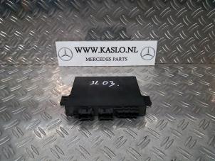 Gebruikte Module keyless vehicle Mercedes SL (R230) 5.0 SL-500 V8 24V Prijs € 100,00 Margeregeling aangeboden door kaslo auto parts