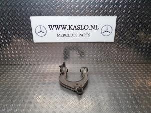 Gebruikte Draagarm boven rechts-voor Mercedes SL (R230) 5.0 SL-500 V8 24V Prijs € 50,00 Margeregeling aangeboden door kaslo auto parts