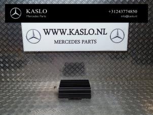Gebruikte Radio versterker Mercedes ML I (163) 320 3.2 V6 18V Autom. Prijs € 100,00 Margeregeling aangeboden door kaslo auto parts