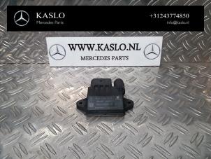 Gebruikte Gloeirelais Mercedes E (C207) E-350 CDI V6 24V Prijs € 50,00 Margeregeling aangeboden door kaslo auto parts