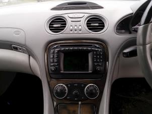 Gebruikte Navigatie bedienings paneel Mercedes SL (R230) 5.0 SL-500 V8 24V Prijs op aanvraag aangeboden door kaslo auto parts
