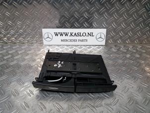 Gebruikte Bekerhouder Mercedes SL (R230) 3.5 SL-350 V6 24V Prijs op aanvraag aangeboden door kaslo auto parts