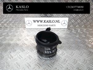Gebruikte Luchtmassameter Mercedes SLK (R171) 3.5 350 V6 24V Prijs € 51,00 Margeregeling aangeboden door kaslo auto parts