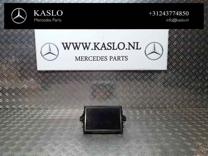 Gebruikte Display Interieur Mercedes C (C204) 1.8 C-180 CGI 16V BlueEfficiency Prijs € 100,00 Margeregeling aangeboden door kaslo auto parts