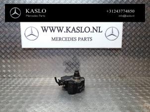 Gebruikte Hogedrukpomp Mercedes E (W212) E-220 CDI 16V BlueEfficiency Prijs € 175,00 Margeregeling aangeboden door kaslo auto parts