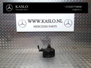 Gebruikte Hogedrukpomp Mercedes E (W212) E-220 CDI 16V BlueEfficiency Prijs € 175,00 Margeregeling aangeboden door kaslo auto parts