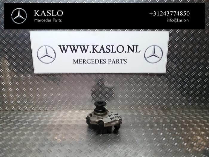 Gebruikte Hogedrukpomp Mercedes ML II (164/4JG) 3.0 ML-320 CDI V6 24V Prijs € 175,00 Margeregeling aangeboden door kaslo auto parts