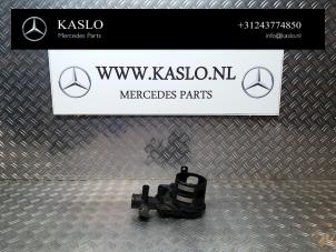 Gebruikte Waterpomp Mercedes E (W212) E-220 CDI 16V BlueEfficiency Prijs € 50,00 Margeregeling aangeboden door kaslo auto parts