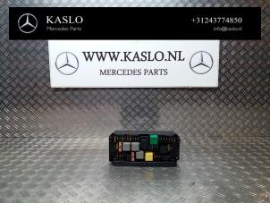 Gebruikte Zekeringkast Mercedes E Estate (S212) E-200 CGI 16V BlueEfficiency Prijs € 150,00 Margeregeling aangeboden door kaslo auto parts