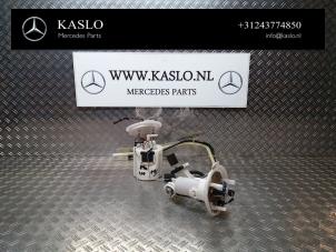 Gebruikte Tank element Pomp Mercedes E Estate (S212) E-200 CGI 16V BlueEfficiency Prijs € 100,00 Margeregeling aangeboden door kaslo auto parts