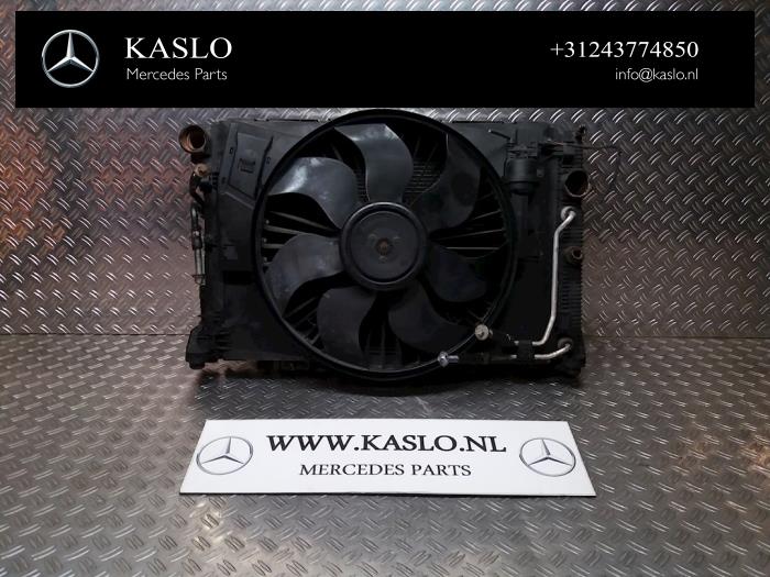 Gebruikte Airco Condensor Mercedes E (W212) E-220 CDI 16V BlueEfficiency Prijs € 100,00 Margeregeling aangeboden door kaslo auto parts