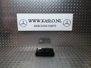 Gebruikte Bekerhouder Mercedes SL (R230) 5.0 SL-500 V8 24V Prijs op aanvraag aangeboden door kaslo auto parts