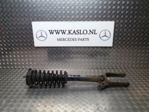Gebruikte Schokdemperpoot links-voor Mercedes R (W251) 3.0 320 CDI 24V 4-Matic Prijs op aanvraag aangeboden door kaslo auto parts
