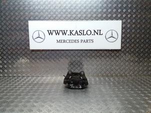 Gebruikte Remklauw (Tang) links-achter Mercedes C (W204) 3.0 C-320 CDI V6 24V Prijs op aanvraag aangeboden door kaslo auto parts