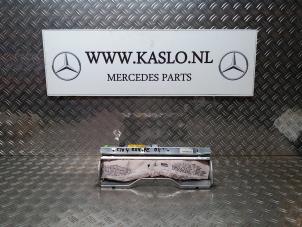 Gebruikte Airbag Knie Mercedes C (C204) 1.8 C-180 CGI 16V BlueEfficiency Prijs € 75,00 Margeregeling aangeboden door kaslo auto parts