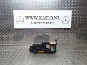 Gebruikte Zekeringkast Mercedes E (C207) E-220 CDI 16V BlueEfficiency Prijs € 150,00 Margeregeling aangeboden door kaslo auto parts