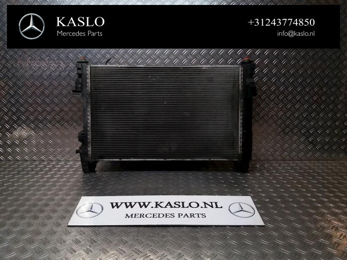 Gebruikte Radiateur Mercedes A (W169) 2.0 A-180 CDI 16V Prijs € 50,00 Margeregeling aangeboden door kaslo auto parts