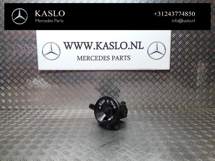 Gebruikte Servopomp Mercedes E (W210) 2.4 E-240 V6 18V Prijs op aanvraag aangeboden door kaslo auto parts