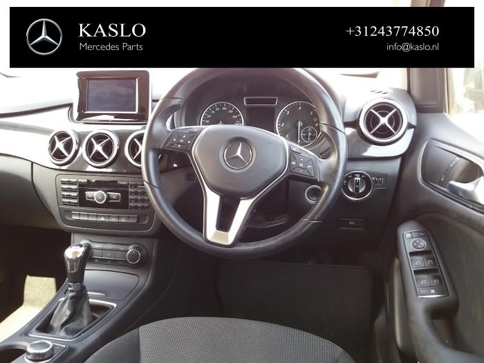 Display Interieur Mercedes B (W246/W242), 2011 / 2018 1.5 B-180 CDI,d 16V, Hatchback, Diesel, 1.461cc, 80kW (109pk), FWD, OM607951; K9K, 2013-02 / 2018-12, 246.212 (Gebruikt)