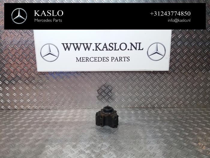 Gebruikte Hogedrukpomp Mercedes S (W220) 3.2 S-320 CDI 24V Prijs op aanvraag aangeboden door kaslo auto parts