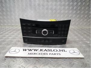 Gebruikte Radiobedienings paneel Mercedes E (R207) E-220 CDI 16V BlueEfficiency Prijs € 150,00 Margeregeling aangeboden door kaslo auto parts