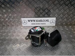 Gebruikte Veiligheidsgordel links-achter Mercedes E (C207) E-250 CDI 16V Prijs € 50,00 Margeregeling aangeboden door kaslo auto parts