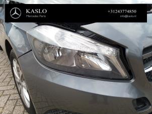 Gebruikte Koplamp rechts Mercedes A (W176) 1.5 A-180 CDI, A-180d 16V Prijs op aanvraag aangeboden door kaslo auto parts