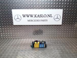 Gebruikte Zekeringkast Mercedes CLA (117.3) 1.6 CLA-180 16V Prijs € 40,00 Margeregeling aangeboden door kaslo auto parts