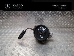 Gebruikte Servopomp Mercedes E (C207) E-350 CDI V6 24V Prijs € 150,00 Margeregeling aangeboden door kaslo auto parts