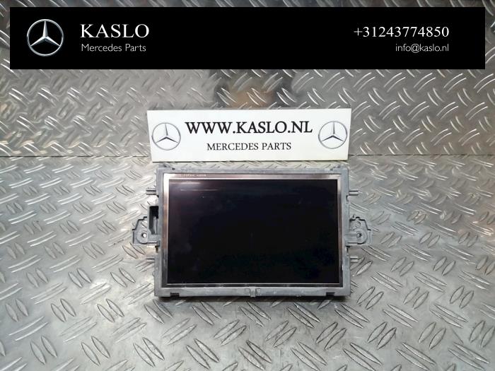 Gebruikte Display Interieur Mercedes E (C207) E-350 CDI V6 24V Prijs € 100,00 Margeregeling aangeboden door kaslo auto parts