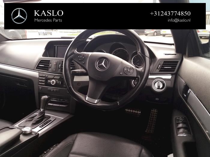 Gebruikte Display Interieur Mercedes E (C207) E-350 CDI V6 24V Prijs € 50,00 Margeregeling aangeboden door kaslo auto parts