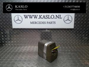 Gebruikte Vacuumpomp Elektrisch Deurvergrendeling Mercedes A (W168) 1.6 A-160 Prijs op aanvraag aangeboden door kaslo auto parts