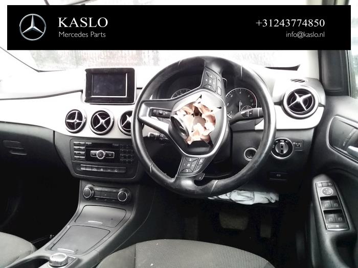 Gebruikte Display Interieur Mercedes B (W246/W242) 1.8 B-180 CDI BlueEFFICIENCY 16V Prijs € 50,00 Margeregeling aangeboden door kaslo auto parts