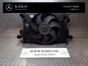 Airco Condensor van een Mercedes-Benz E (W212) E-300 BlueTec Hybrid V6 24V 2013