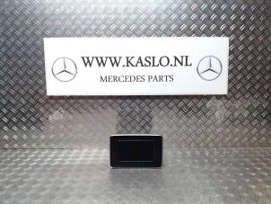 Gebruikte Display Interieur Mercedes CLA (117.3) 1.6 CLA-180 16V Prijs € 100,00 Margeregeling aangeboden door kaslo auto parts