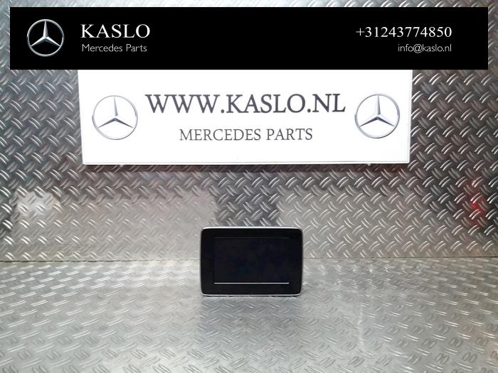 Gebruikte Display Interieur Mercedes B (W246/W242) 2.1 B-200 CDI BlueEFFICIENCY, B-200d 16V Prijs € 100,00 Margeregeling aangeboden door kaslo auto parts