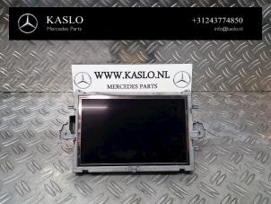 Gebruikte Display Interieur Mercedes E Estate (S212) E-350 CDI V6 24V BlueEfficiency Prijs € 100,00 Margeregeling aangeboden door kaslo auto parts