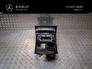 Gebruikte Middenconsoles Mercedes C (W205) C-220 2.2 CDI BlueTEC, C-220 d 16V Prijs op aanvraag aangeboden door kaslo auto parts