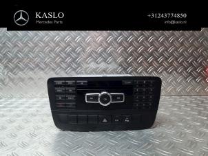 Gebruikte Navigatie bedienings paneel Mercedes B (W246) 1.5 B-180 CDI,d 16V Prijs € 200,00 Margeregeling aangeboden door kaslo auto parts