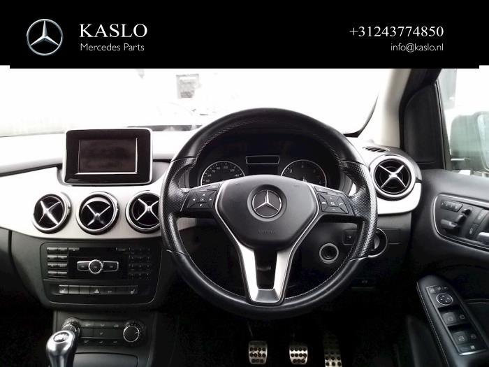 Gebruikte Display Interieur Mercedes B (W246/W242) 1.8 B-180 CDI BlueEFFICIENCY 16V Prijs € 50,00 Margeregeling aangeboden door kaslo auto parts