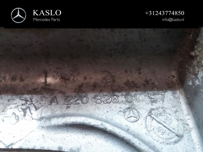 Subframe van een Mercedes-Benz S (W220) 2.8 S-280 18V 2000