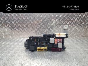 Gebruikte Zekeringkast Mercedes C Estate (S204) 1.8 C-180 CGI 16V Prijs € 150,00 Margeregeling aangeboden door kaslo auto parts