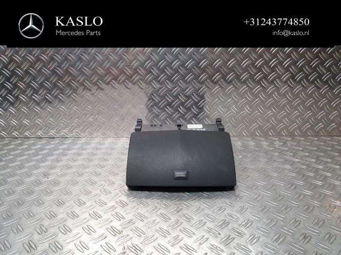 Gebruikte Display Interieur Mercedes C (W204) 2.2 C-220 CDI 16V Prijs € 100,00 Margeregeling aangeboden door kaslo auto parts