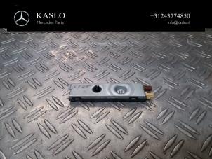 Gebruikte Antenne Versterker Mercedes C (W205) C-220 2.2 CDI BlueTEC, C-220 d 16V Prijs € 100,00 Margeregeling aangeboden door kaslo auto parts