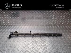 Gebruikte Injector brug Mercedes E (W211) 3.2 E-320 CDI 24V Prijs € 75,00 Margeregeling aangeboden door kaslo auto parts