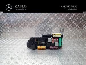 Gebruikte Zekeringkast Mercedes E (W212) E-200 CDI 16V BlueEfficiency,BlueTEC Prijs € 100,00 Margeregeling aangeboden door kaslo auto parts