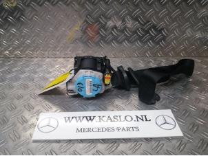 Gebruikte Veiligheidsgordel links-achter Mercedes B (W246) 1.8 B-180 CDI BlueEFFICIENCY 16V Prijs € 50,00 Margeregeling aangeboden door kaslo auto parts