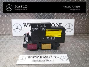 Gebruikte Zekeringkast Mercedes E (W212) Prijs € 100,00 Margeregeling aangeboden door kaslo auto parts