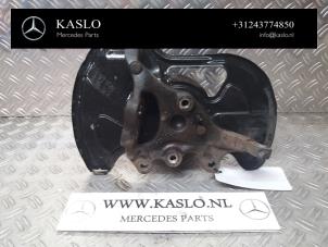 Gebruikte Fusee rechts-voor Mercedes C (W204) 1.8 C-180 CGI 16V Prijs € 50,00 Margeregeling aangeboden door kaslo auto parts
